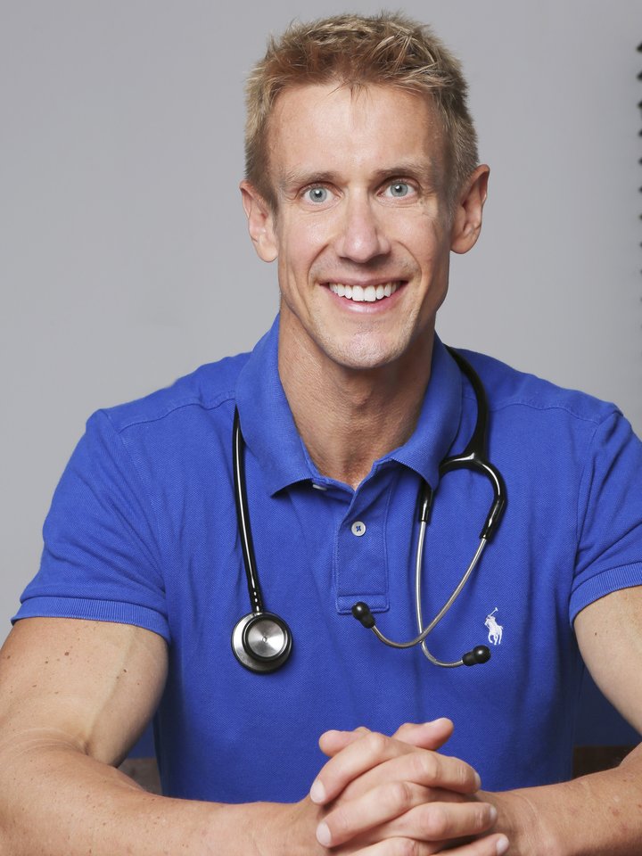 Dr Adam Abbs, Director Médico de Nivelta
